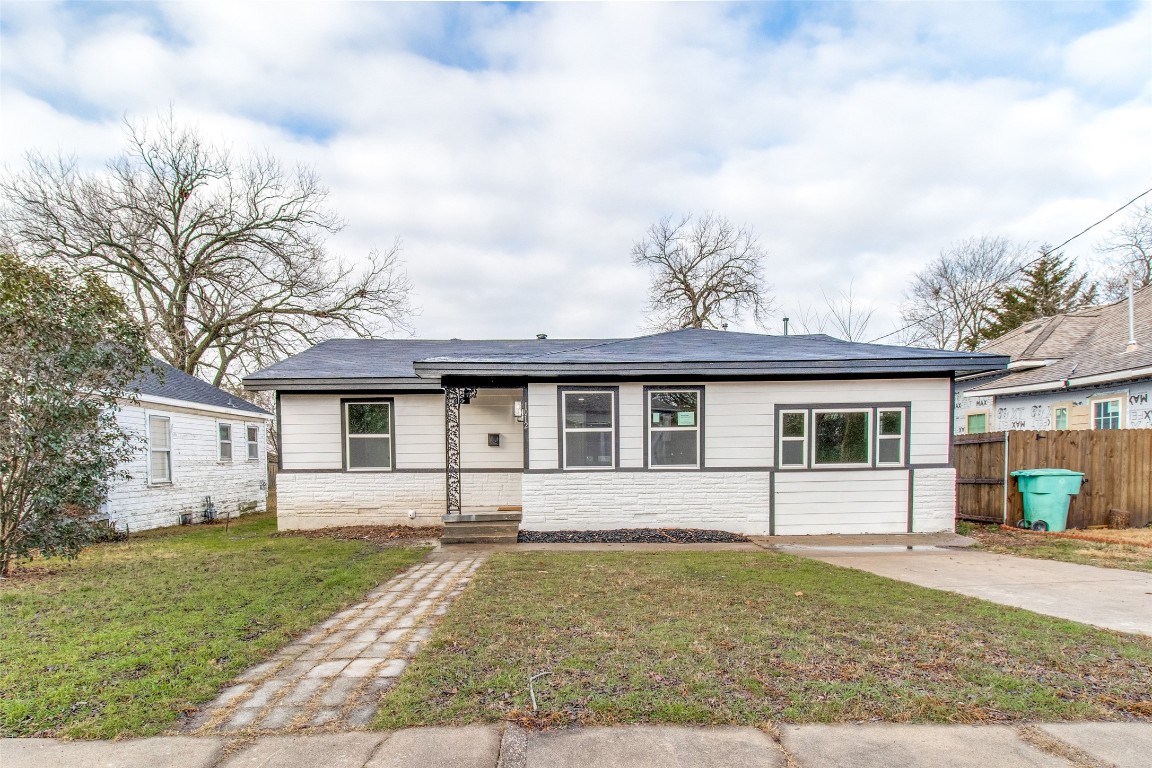 1012 S Willow Street Sherman TX 75090