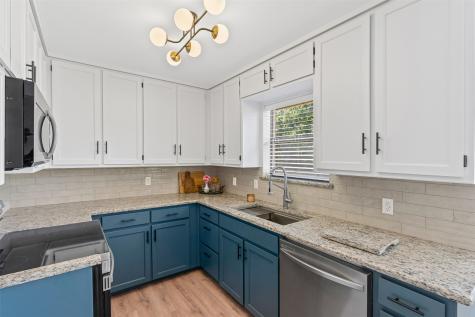 900 Hollow Creek Road Burleson TX 76028