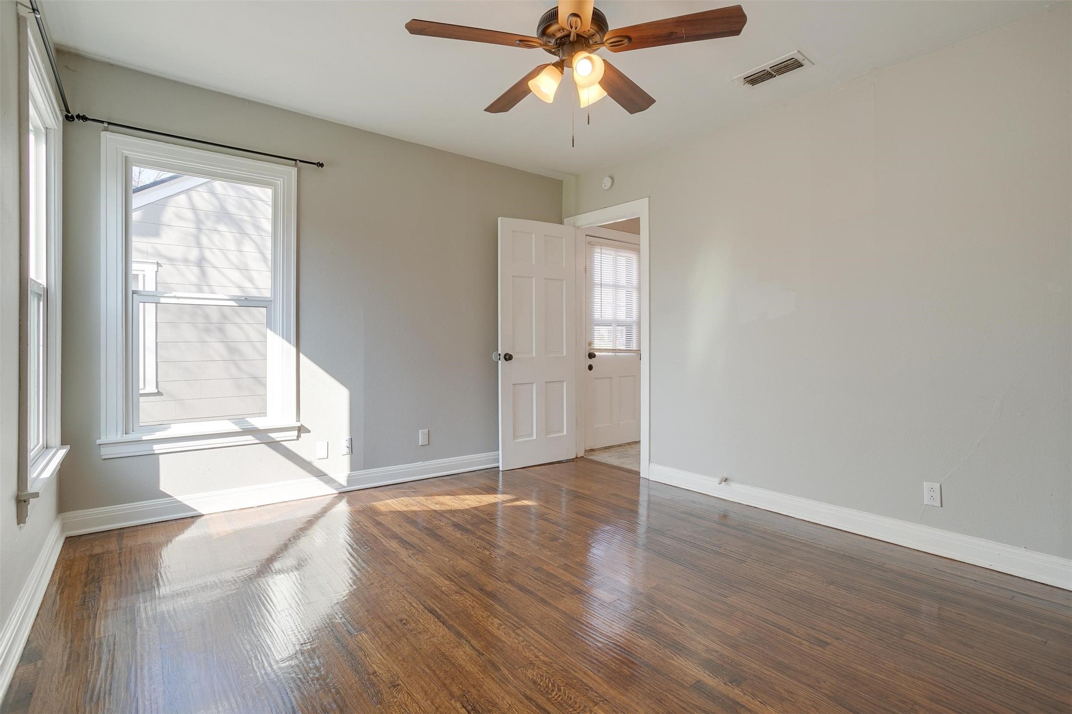 4921 Pershing Avenue Fort Worth TX 76107