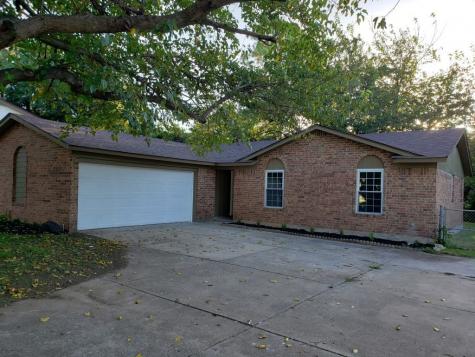 305 Chapman Street Crowley TX 76036