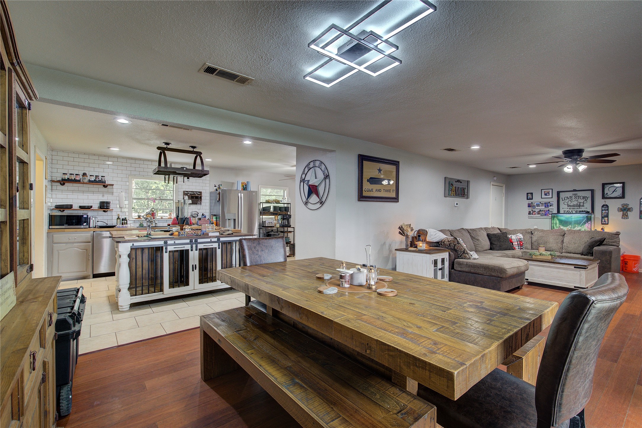 601 N 4th Street Wills Point TX 75169