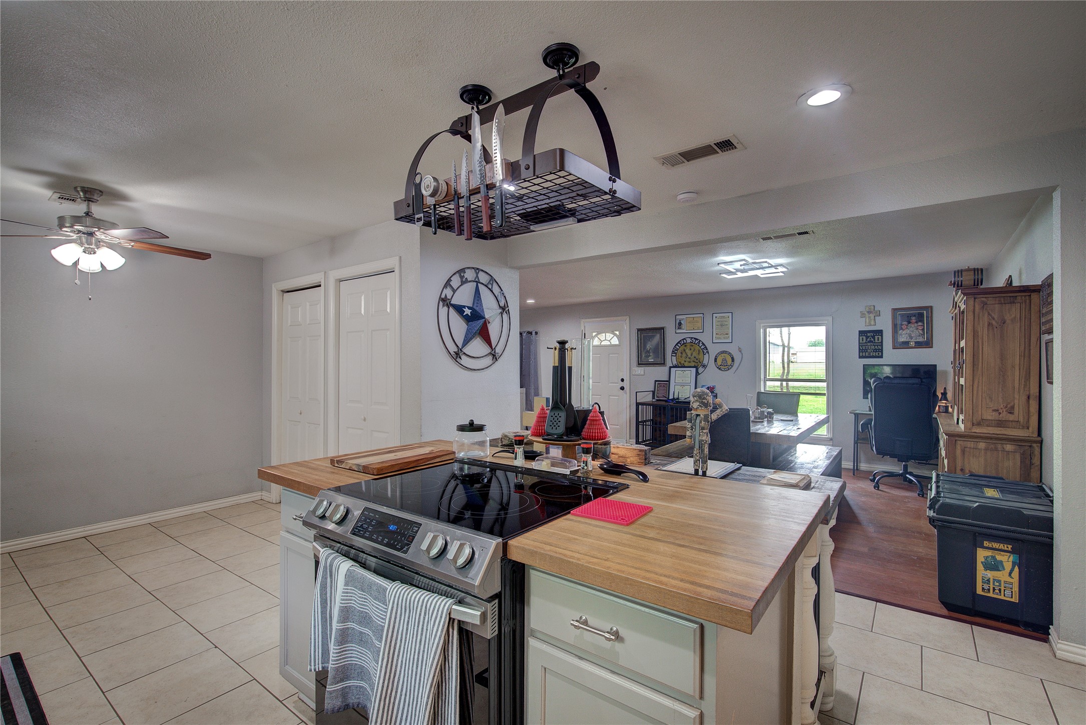 601 N 4th Street Wills Point TX 75169