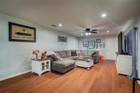 601 N 4th Street Wills Point TX 75169