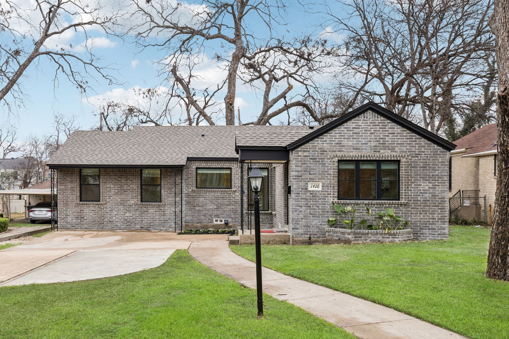 1426 Alaska Avenue Dallas TX 75216