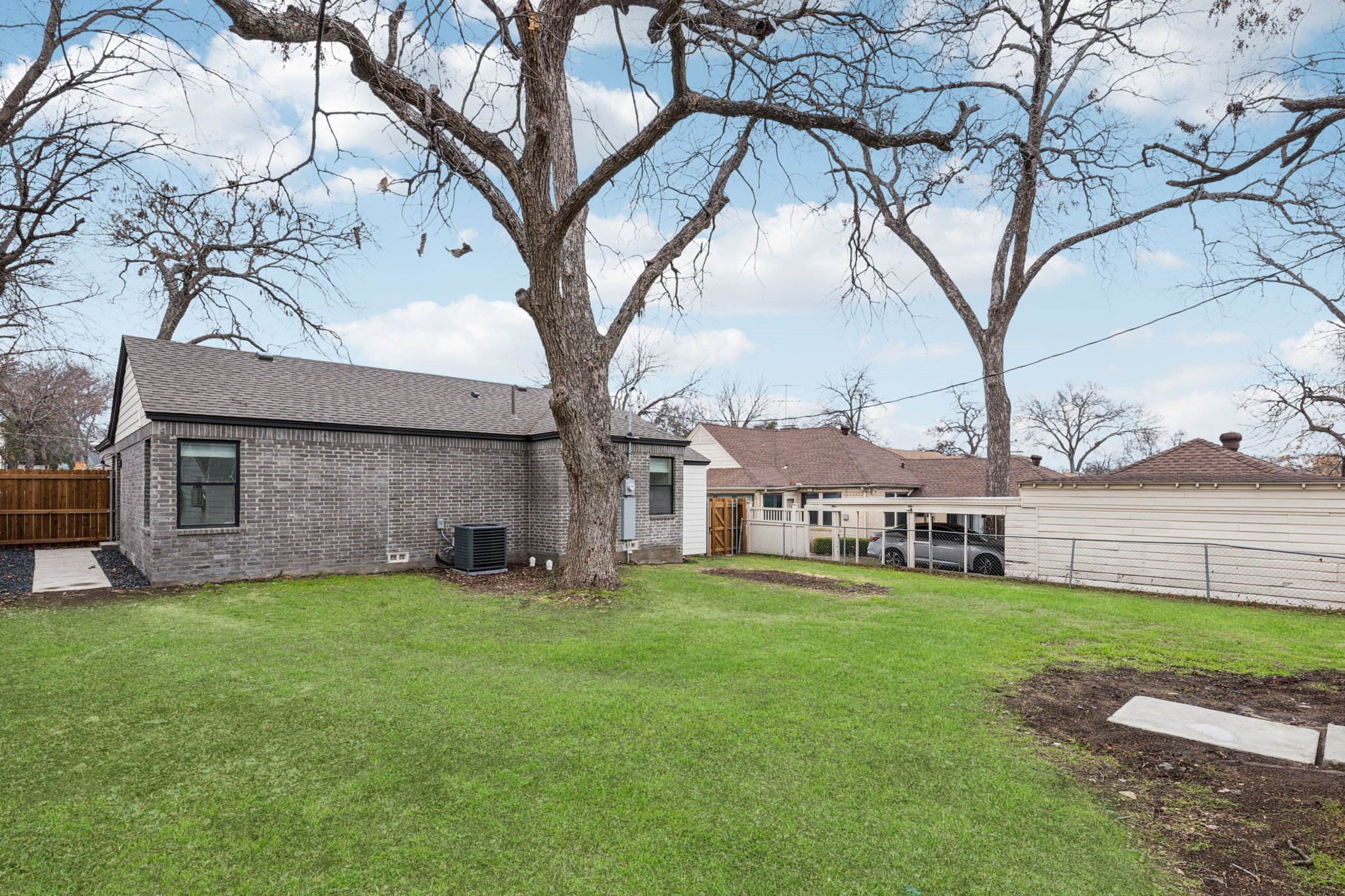 1426 Alaska Avenue Dallas TX 75216