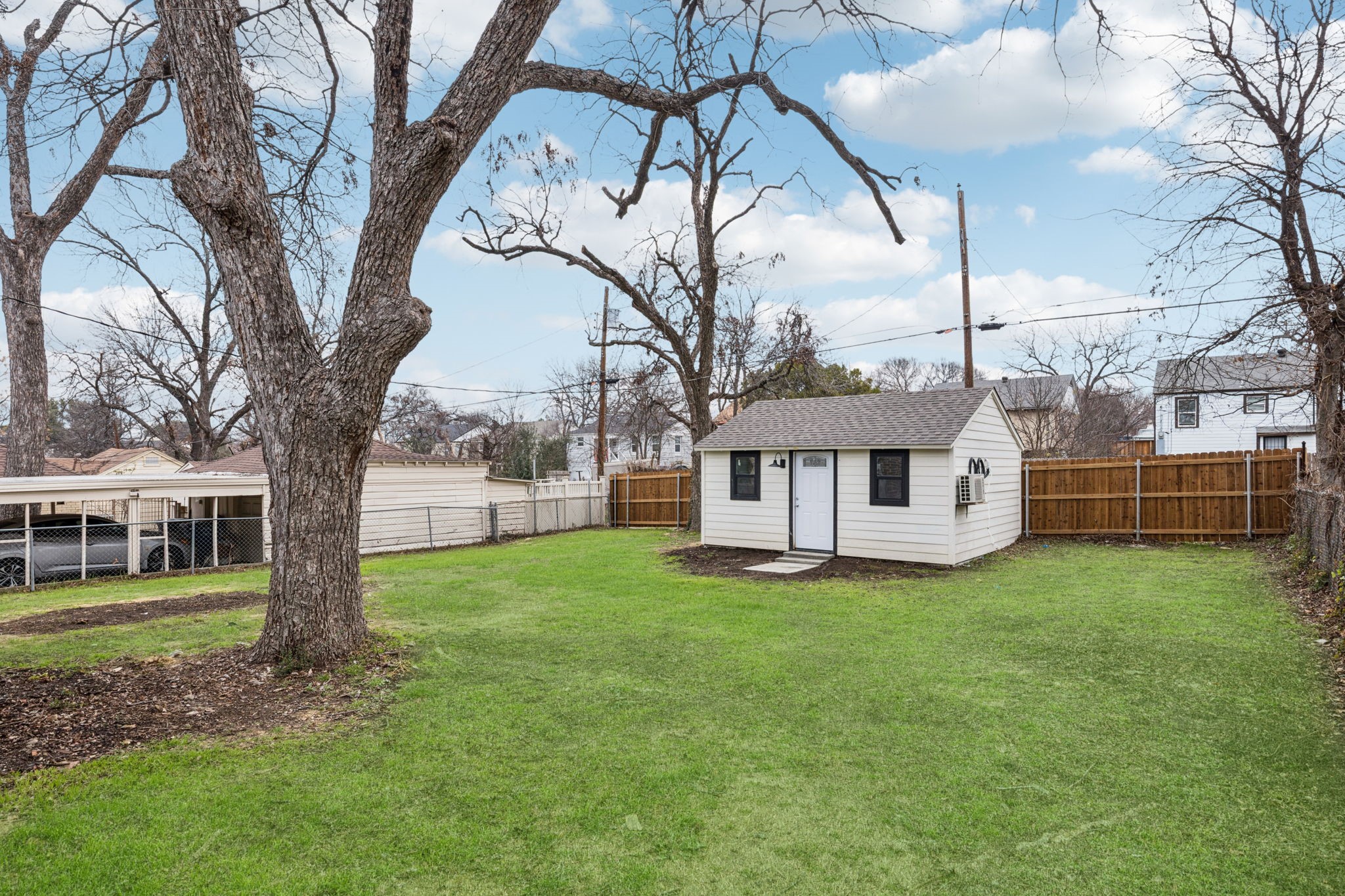 1426 Alaska Avenue Dallas TX 75216