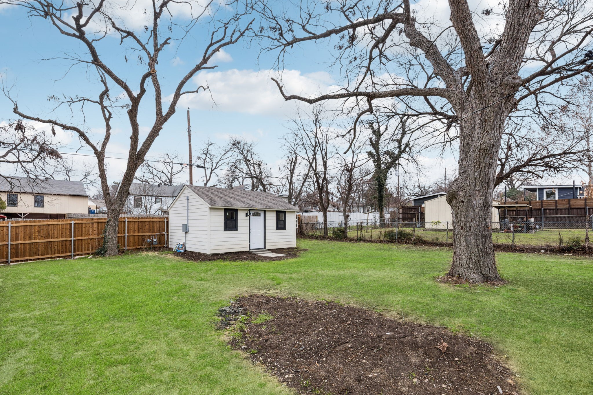 1426 Alaska Avenue Dallas TX 75216