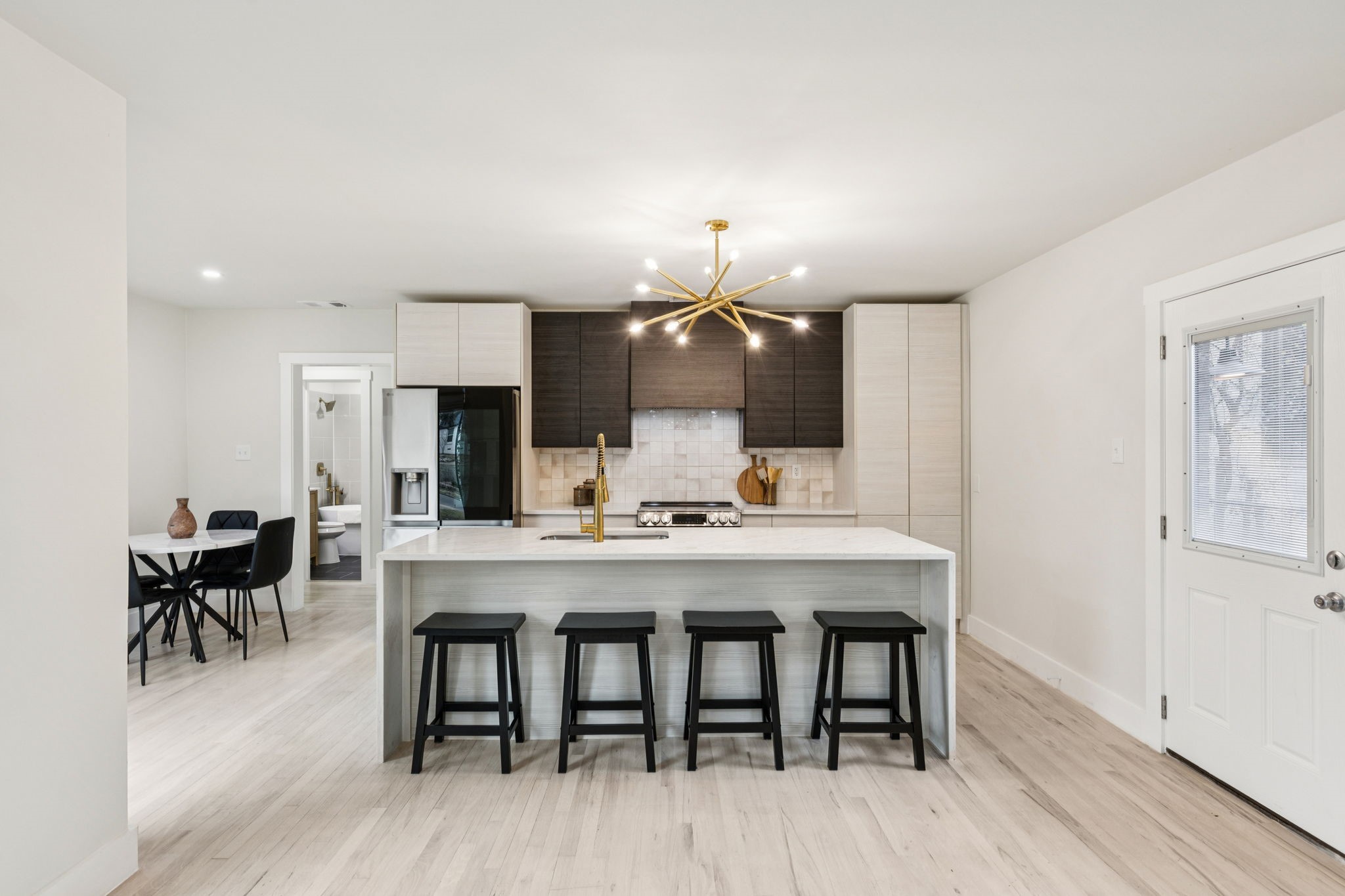 1426 Alaska Avenue Dallas TX 75216