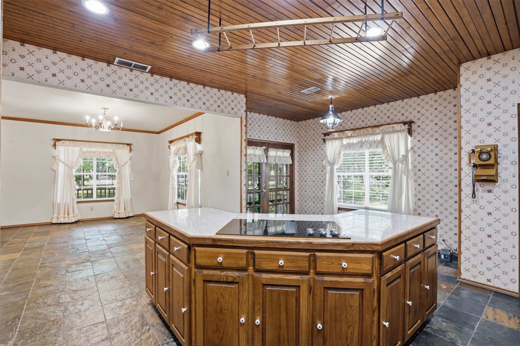 1000 Barry Lane Cleburne TX 76031