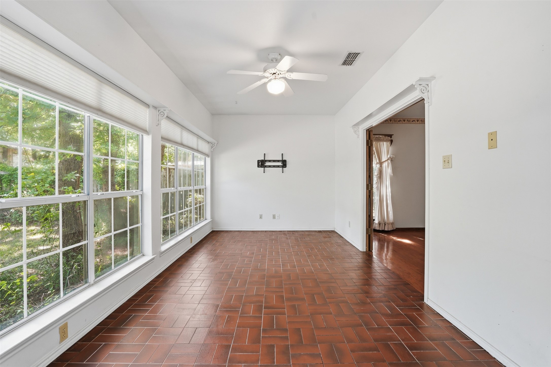 1000 Barry Lane Cleburne TX 76031