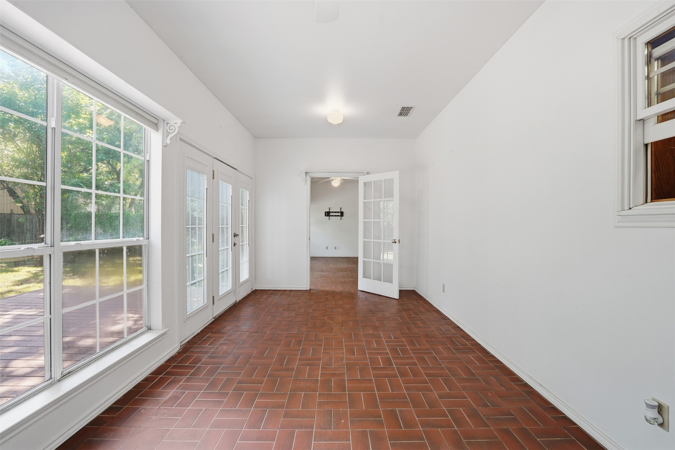 1000 Barry Lane Cleburne TX 76031