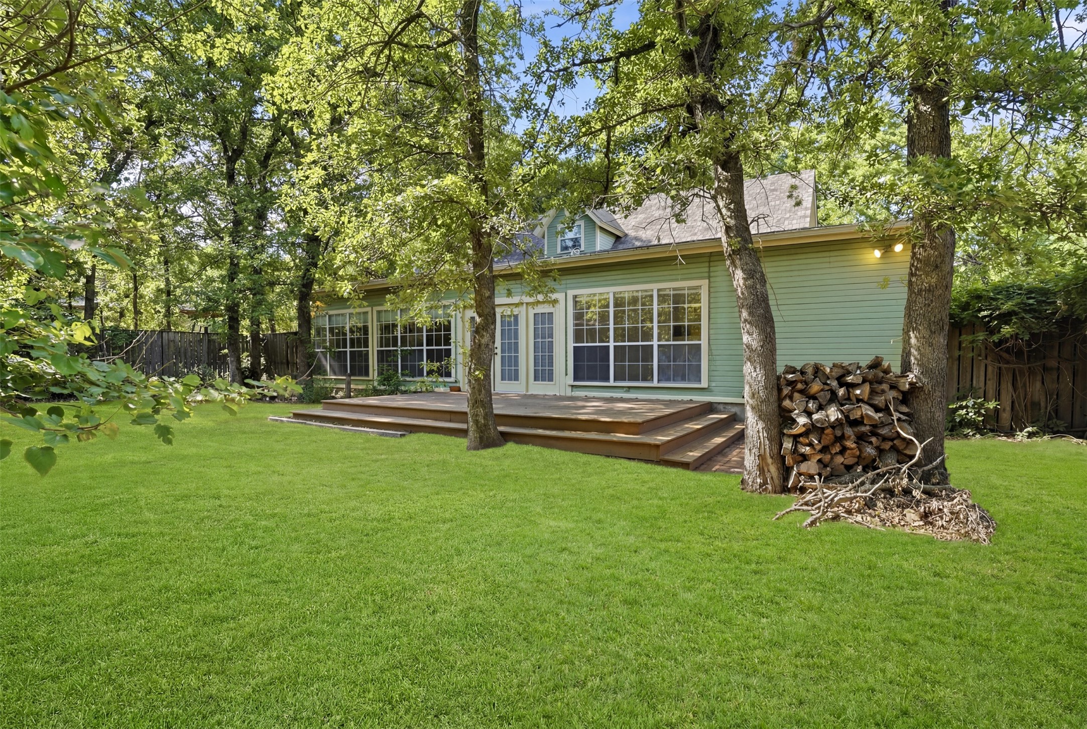1000 Barry Lane Cleburne TX 76031