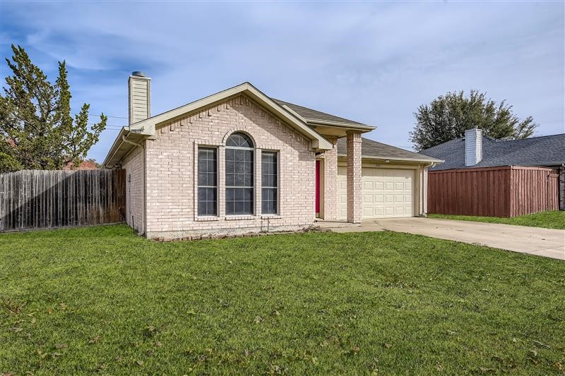 3326 Spring Meadow Lane Grand Prairie TX 75052