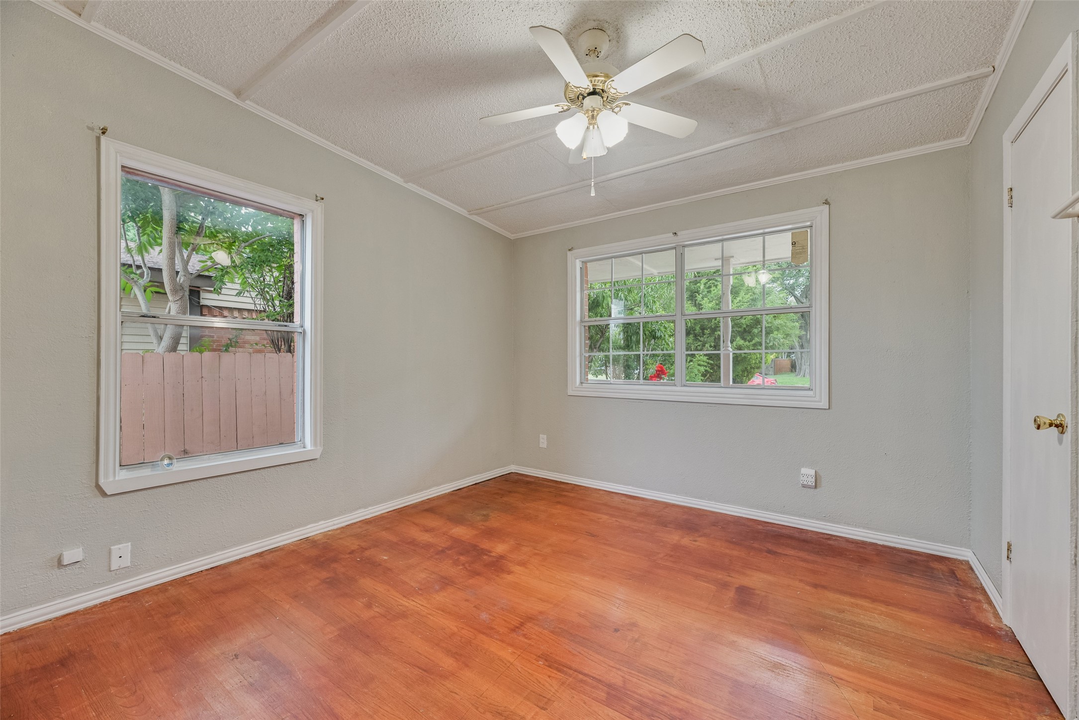 2211 Cardinal Lane Garland TX 75042