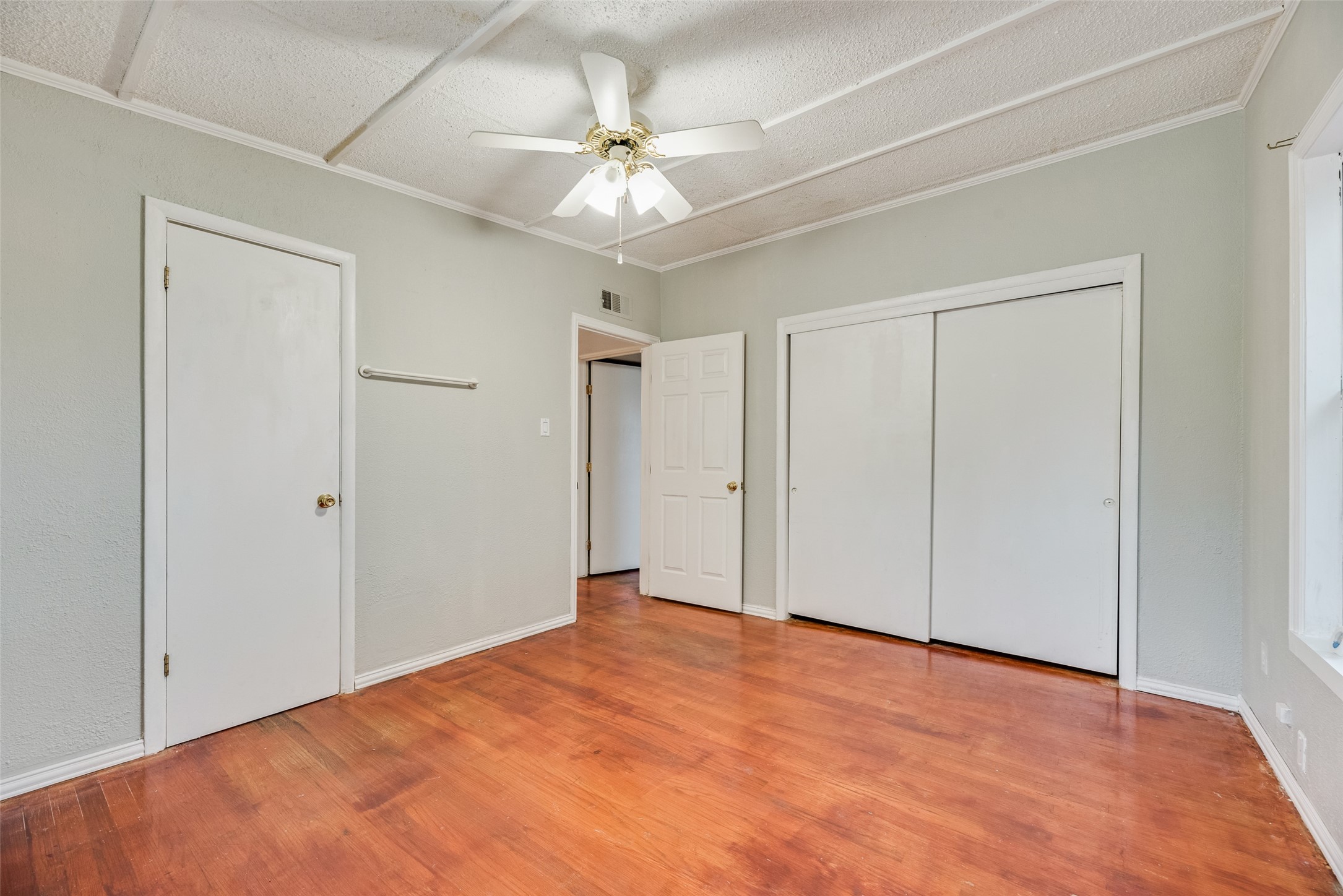 2211 Cardinal Lane Garland TX 75042