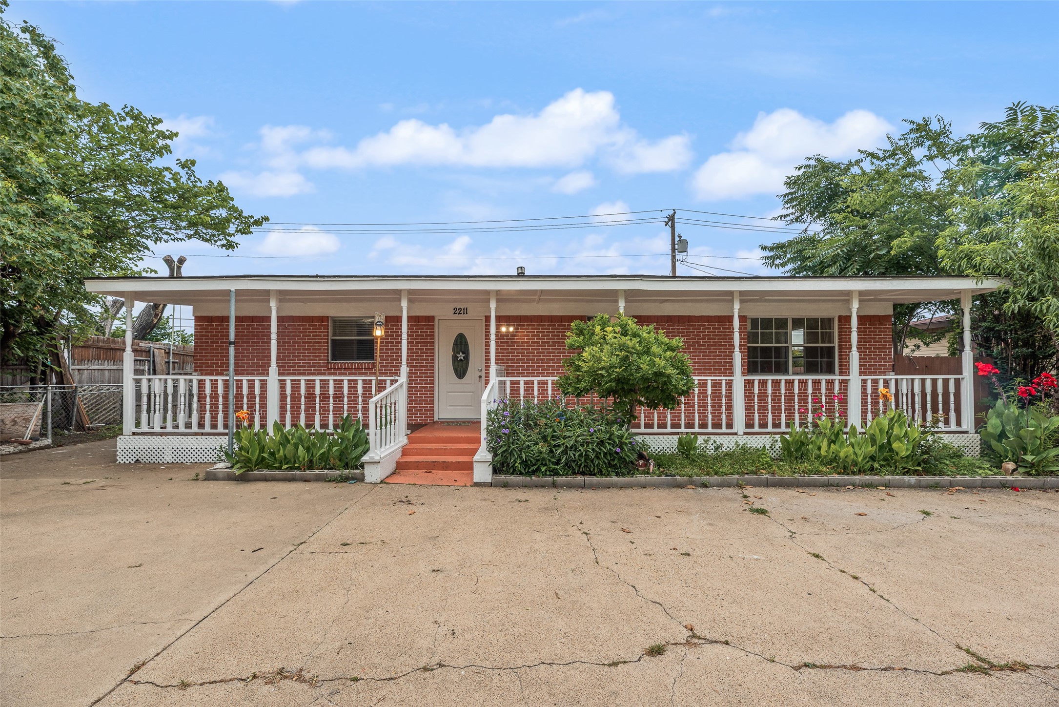 2211 Cardinal Lane Garland TX 75042