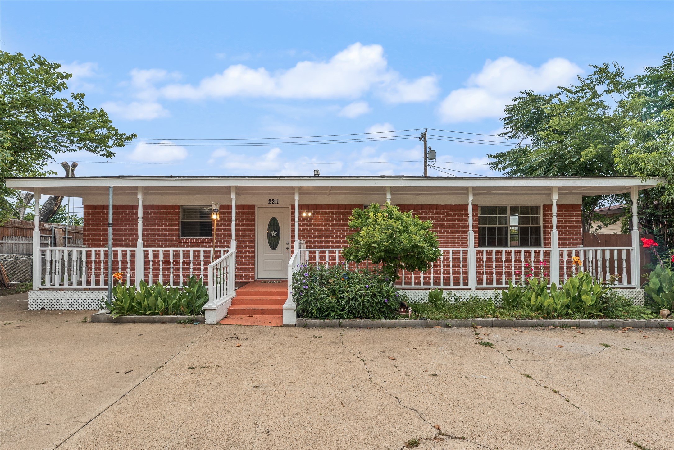 2211 Cardinal Lane Garland TX 75042