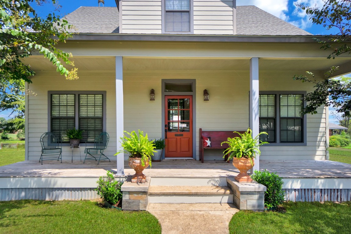 747 Rs County Road 3325 Emory TX 75440