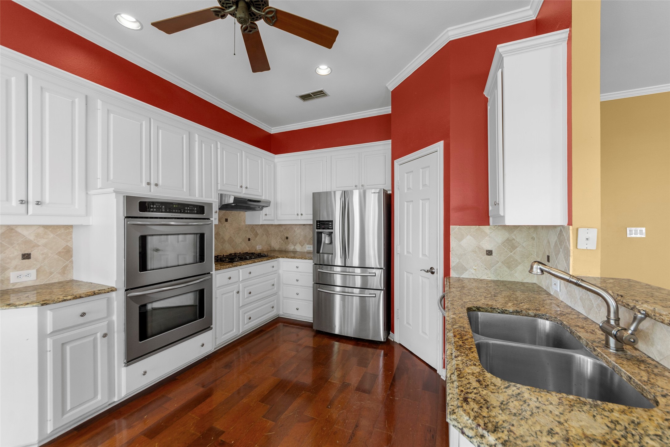 917 Hills Creek Drive Mckinney TX 75072