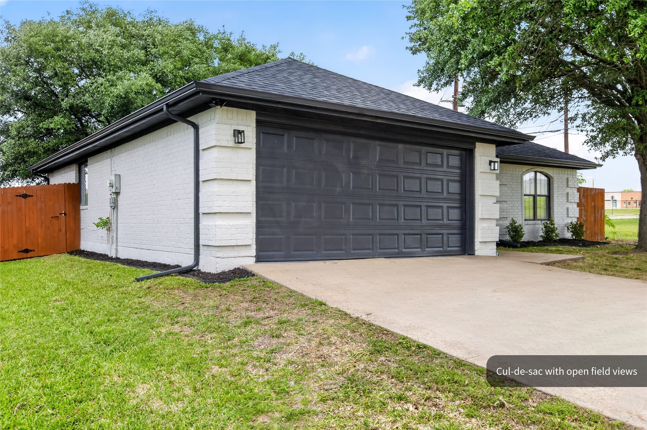 509 Brookside Court Burleson TX 76028