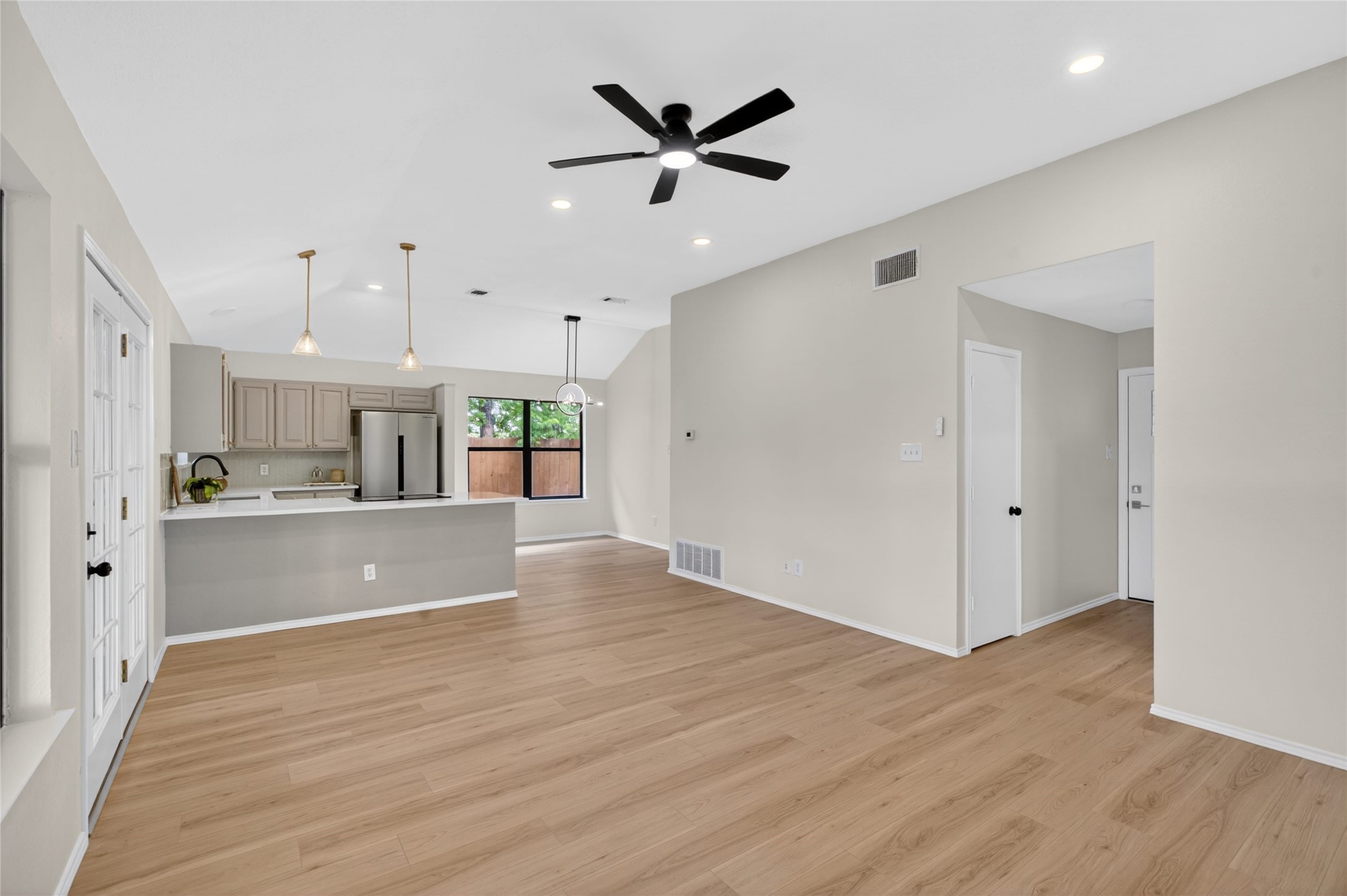 509 Brookside Court Burleson TX 76028