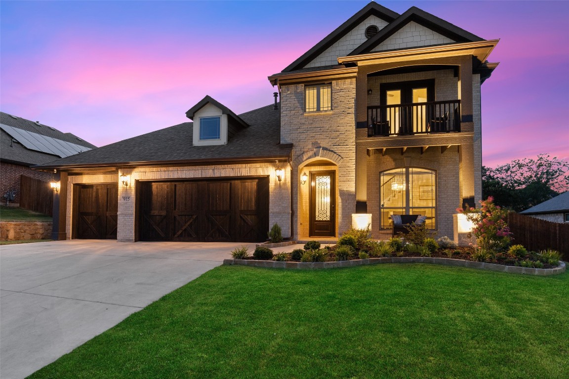 915 Royal Court Mansfield TX 76063
