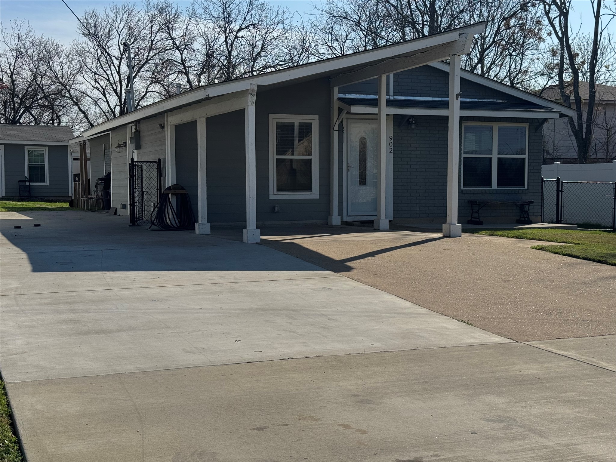 902 W Avenue D Midlothian TX 76065