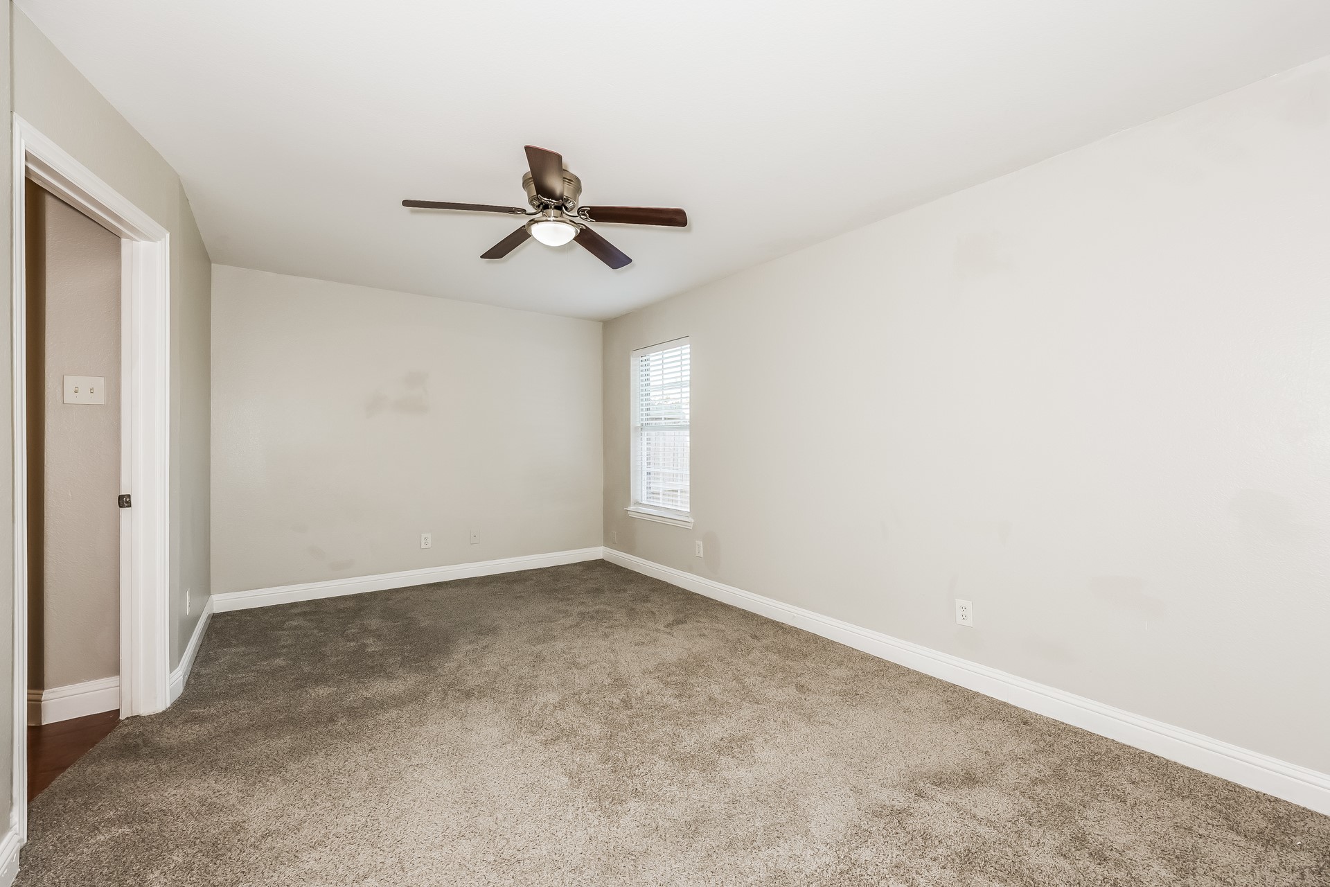 10522 Woodleaf Drive Dallas TX 75227