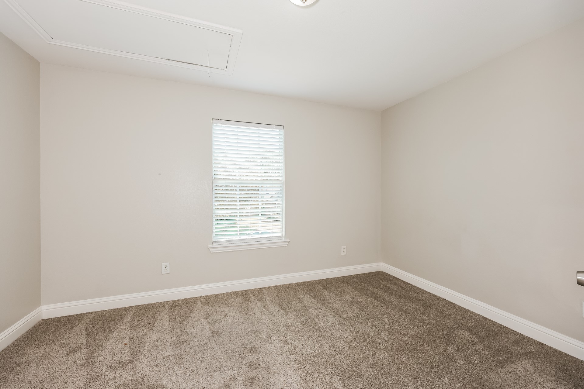 10522 Woodleaf Drive Dallas TX 75227