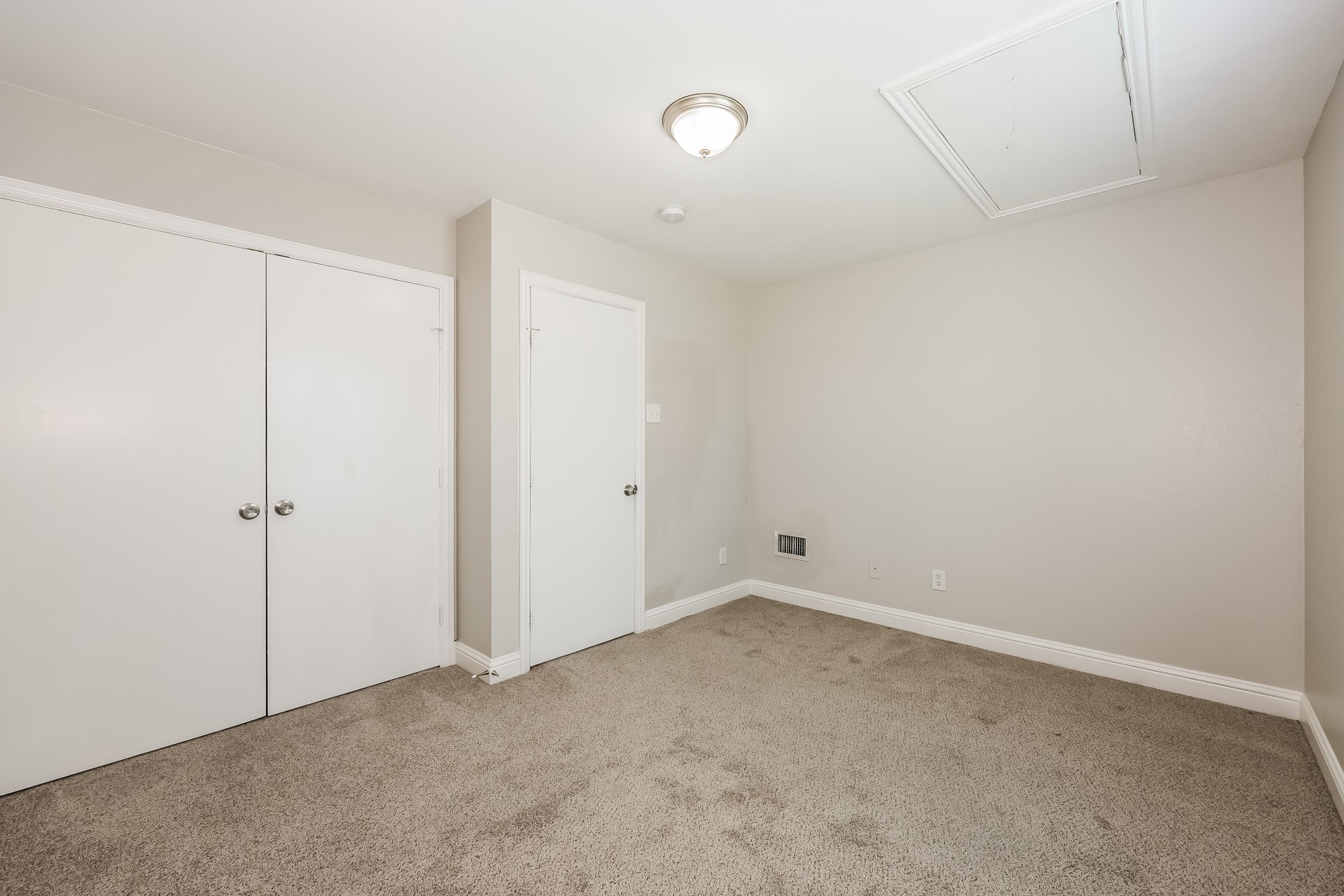 10522 Woodleaf Drive Dallas TX 75227