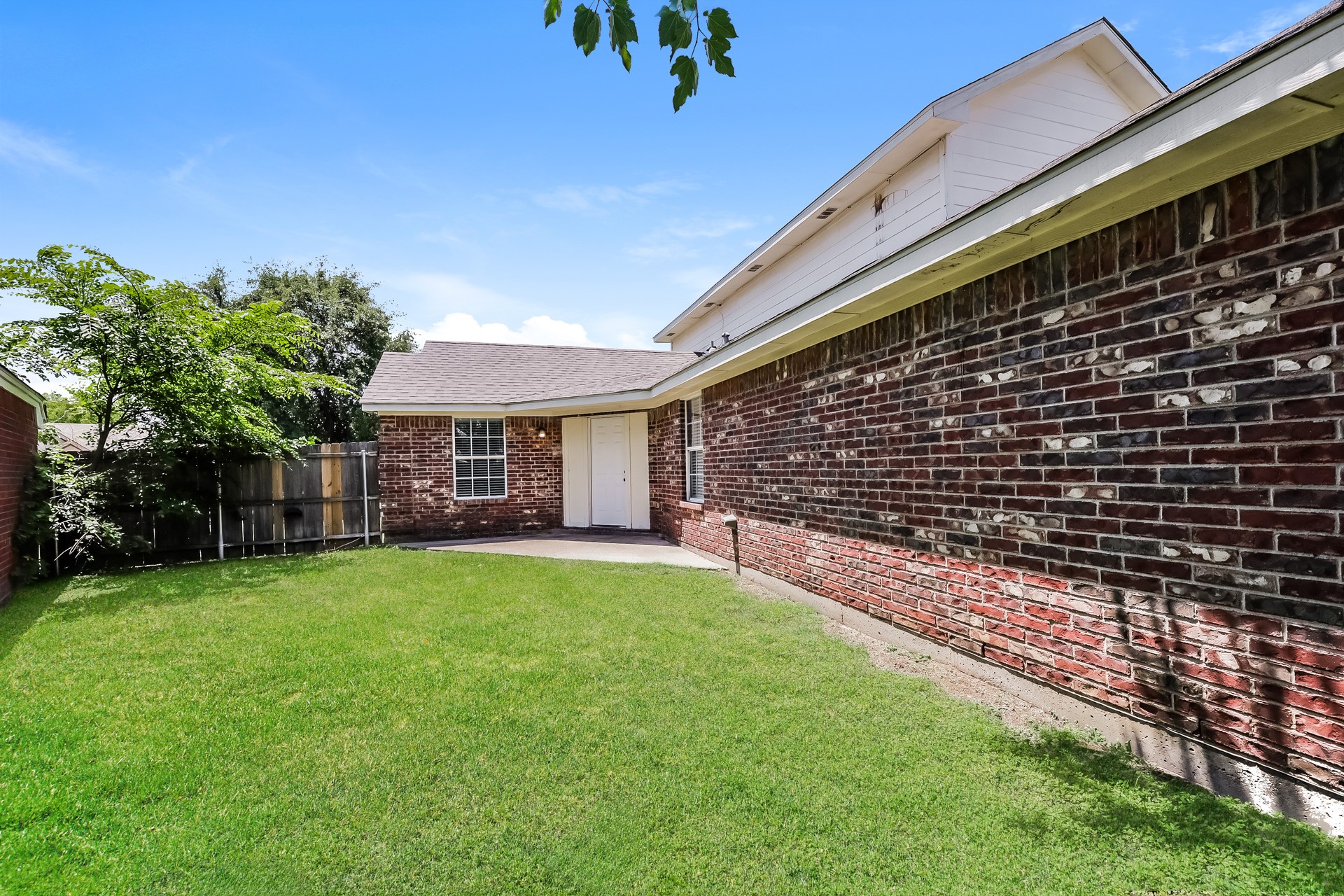 10522 Woodleaf Drive Dallas TX 75227
