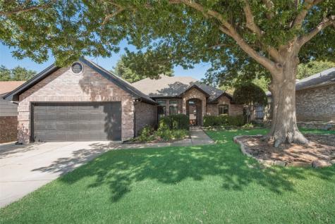 7120 Summerset Drive Benbrook TX 76126