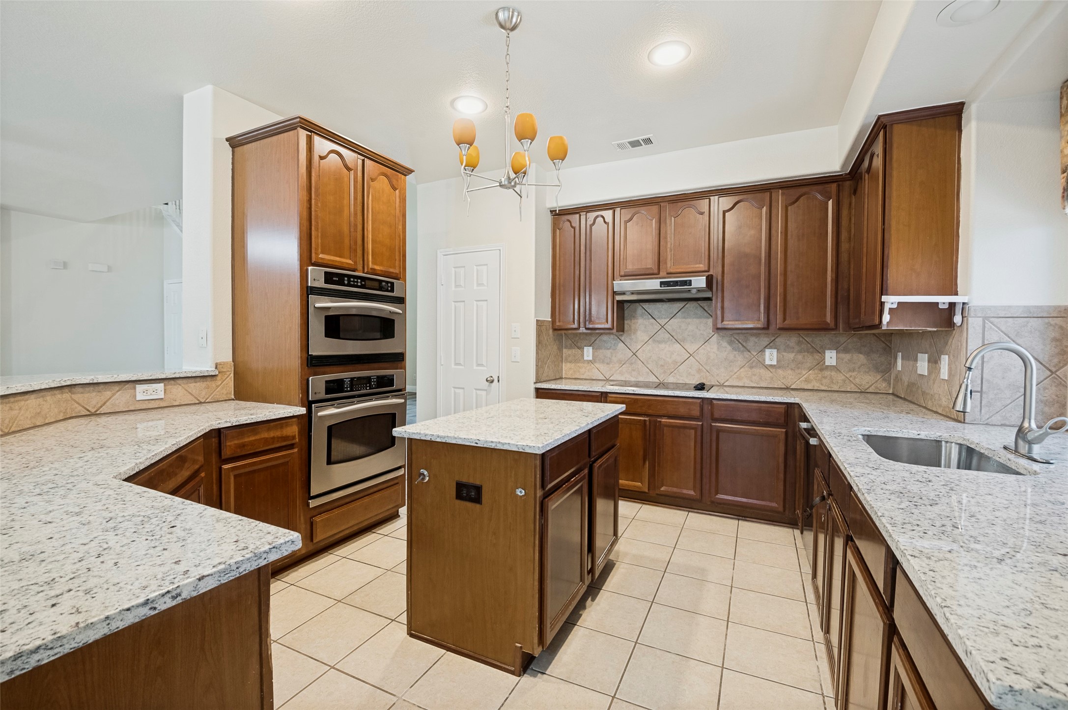 2471 Somervell Trail Grand Prairie TX 75052