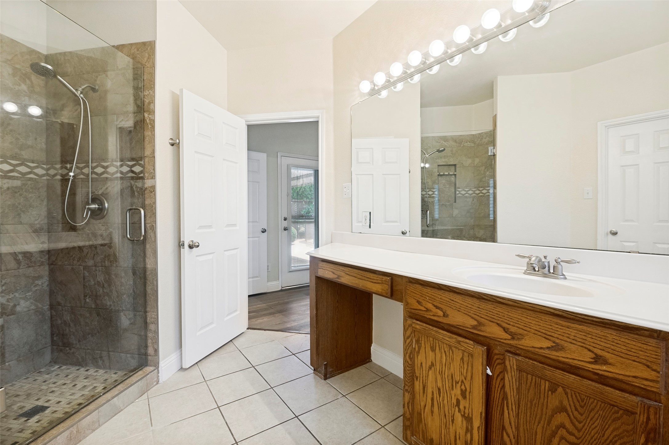 2471 Somervell Trail Grand Prairie TX 75052