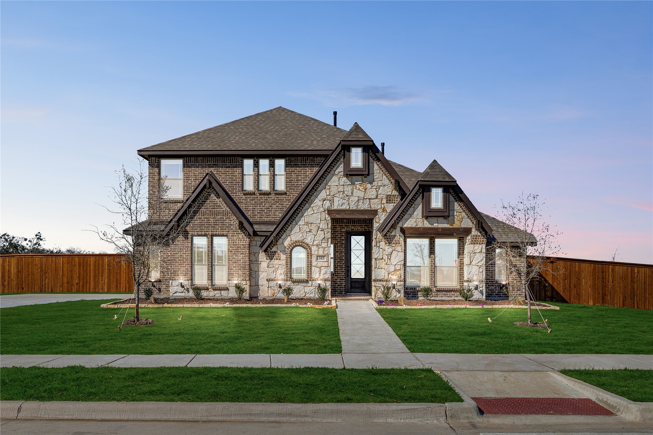 315 Spring Circle Red Oak TX 75154