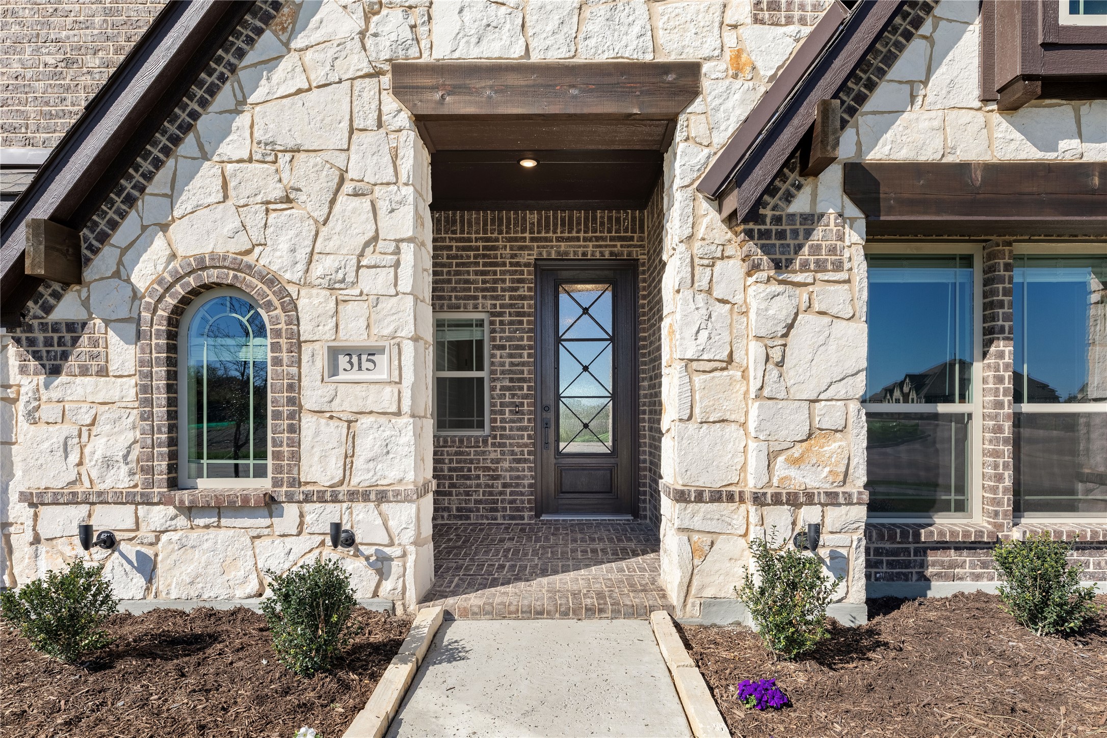 315 Spring Circle Red Oak TX 75154