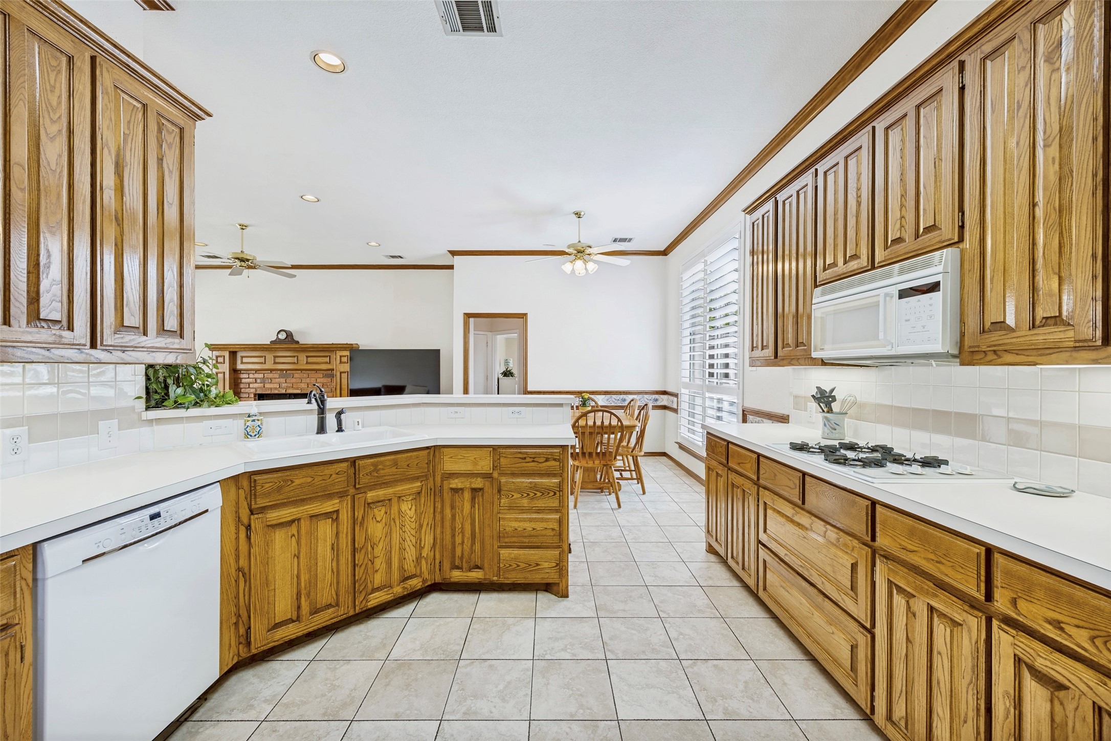 1902 Country Meadow Lane Richardson TX 75081