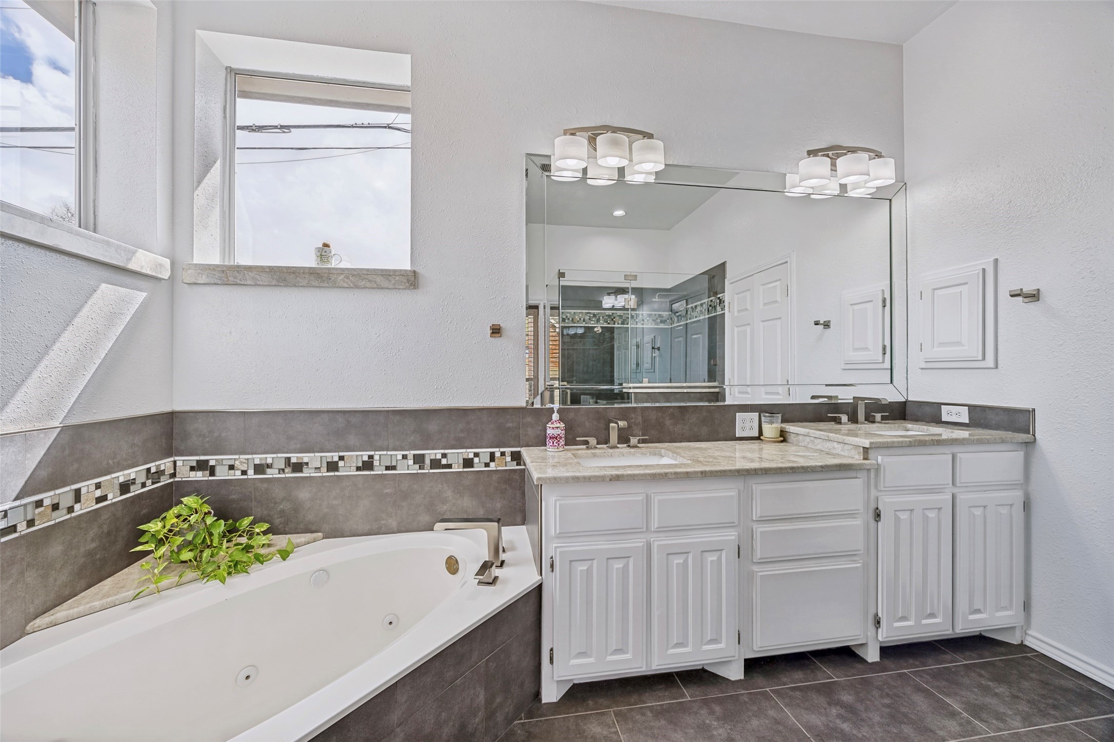 1902 Country Meadow Lane Richardson TX 75081