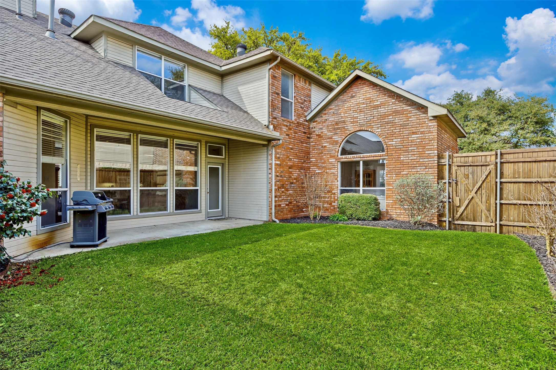 1902 Country Meadow Lane Richardson TX 75081
