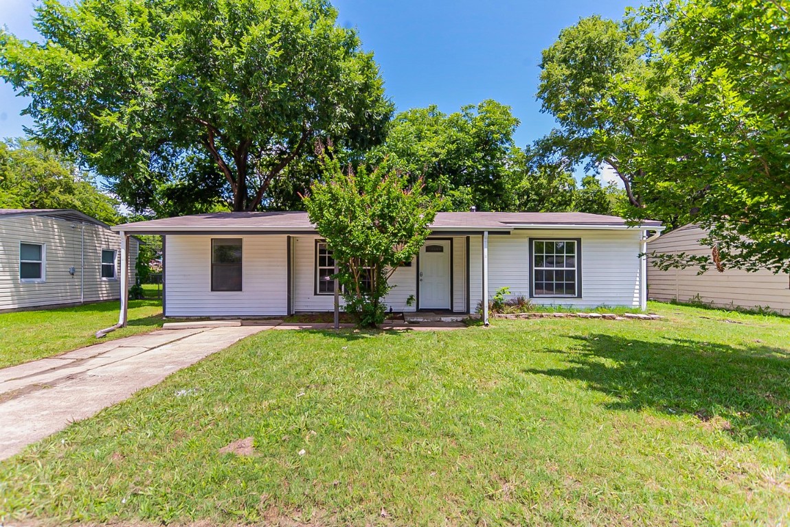 929 Indian Hills Drive Grand Prairie TX 75051