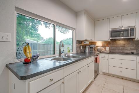 6413 Whitman Avenue Fort Worth TX 76133