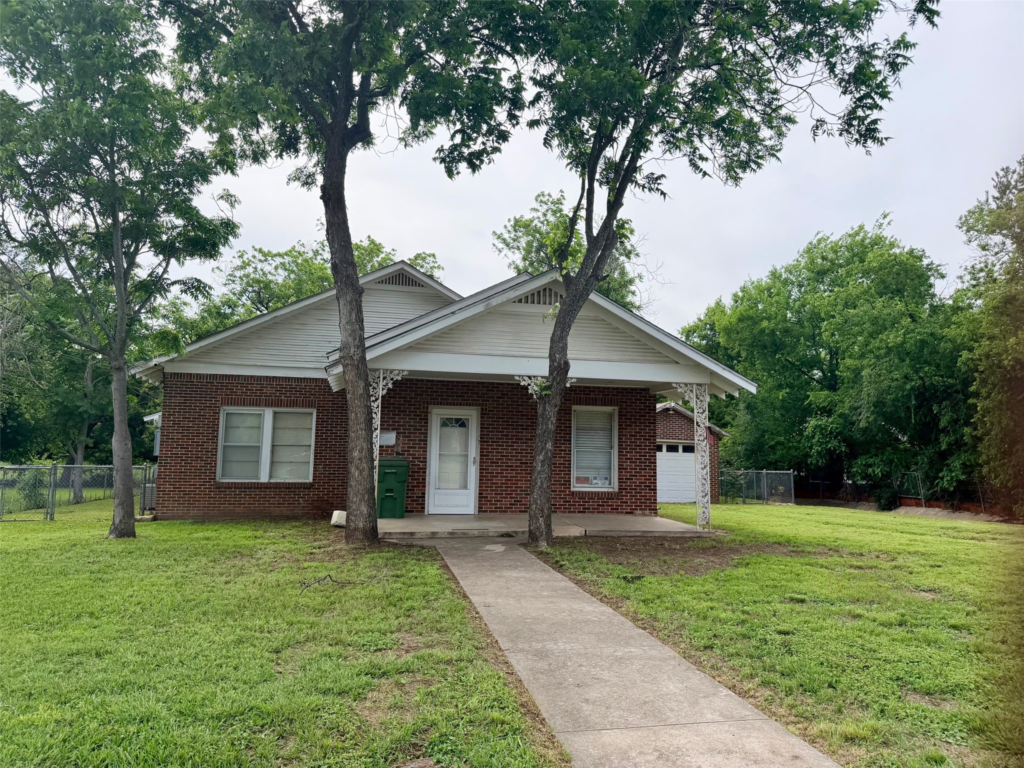 1215 NW 1st Avenue Mineral Wells TX 76067