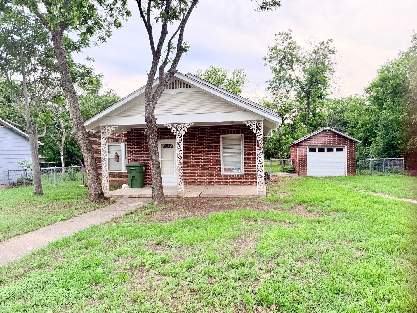 1215 NW 1st Avenue Mineral Wells TX 76067