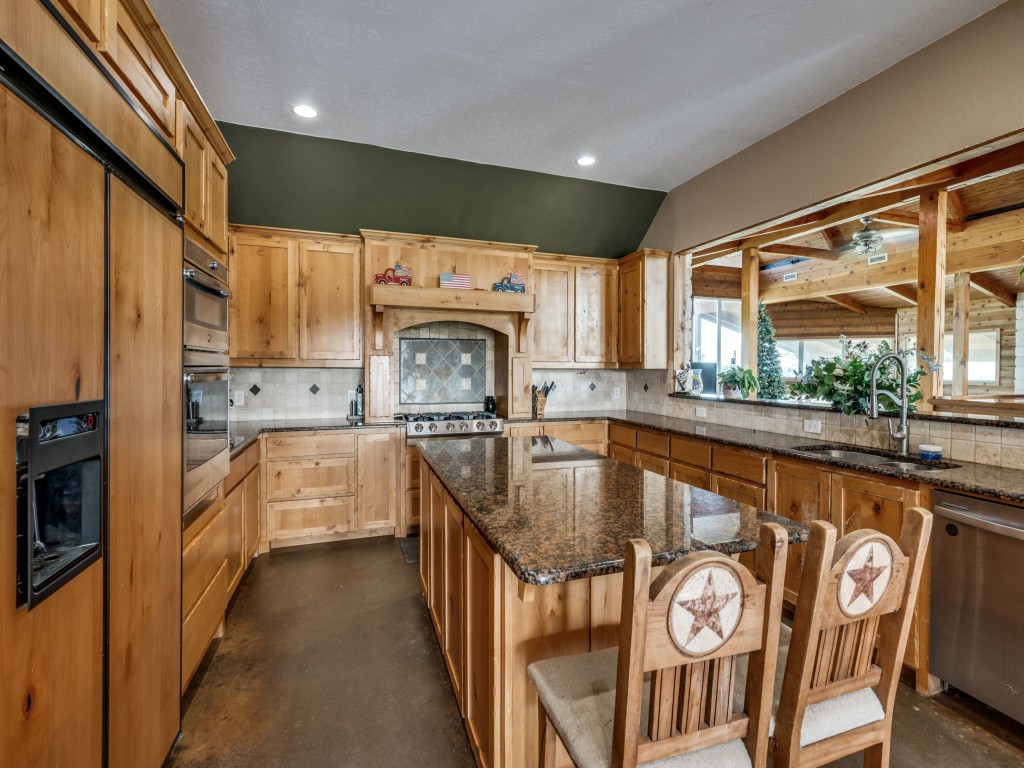 2250 Morrow Road Valley View TX 76272