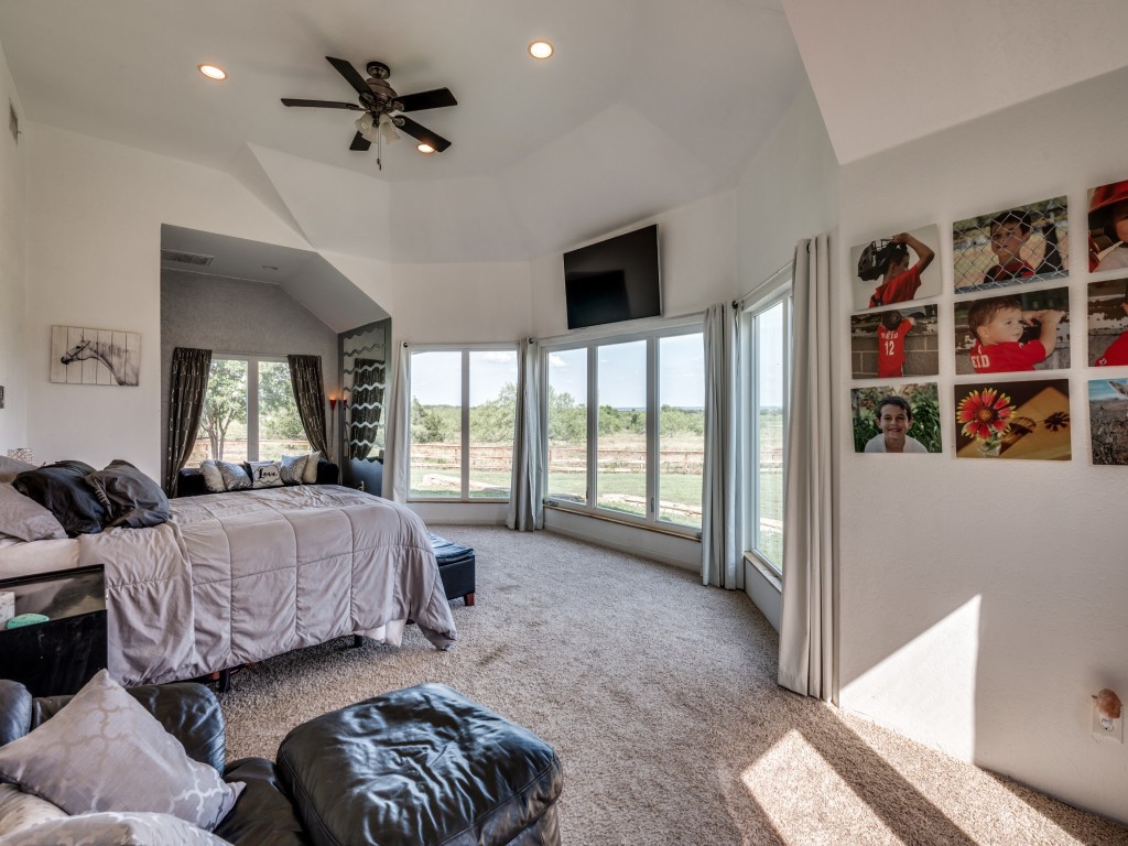 2250 Morrow Road Valley View TX 76272
