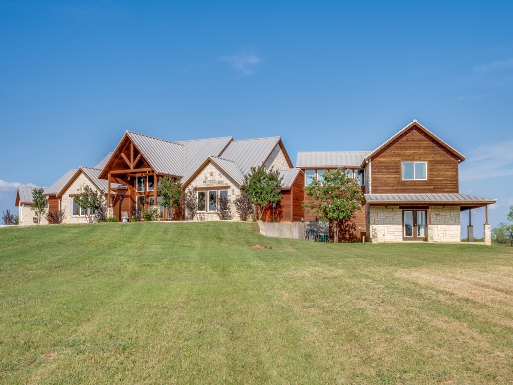 2250 Morrow Road Valley View TX 76272
