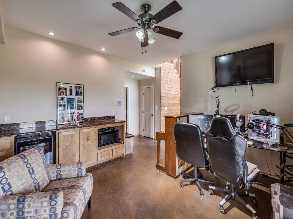2250 Morrow Road Valley View TX 76272