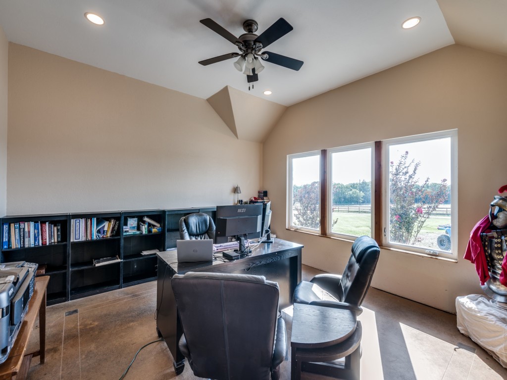 2250 Morrow Road Valley View TX 76272