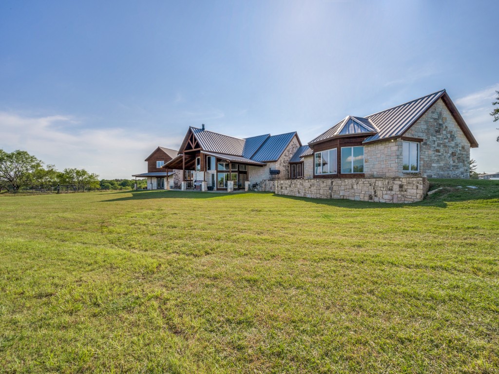2250 Morrow Road Valley View TX 76272