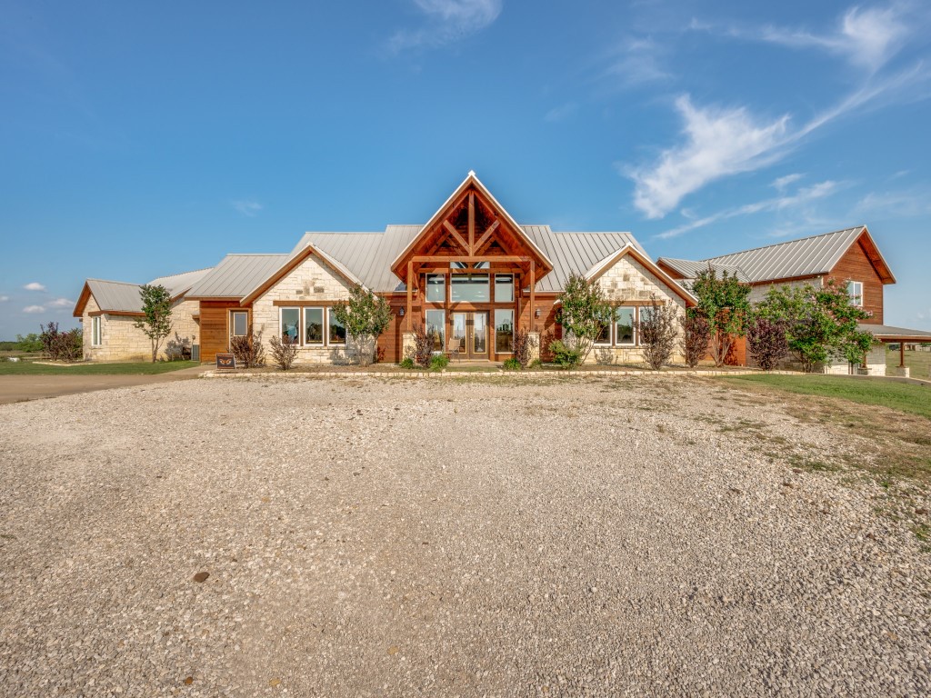 2250 Morrow Road Valley View TX 76272